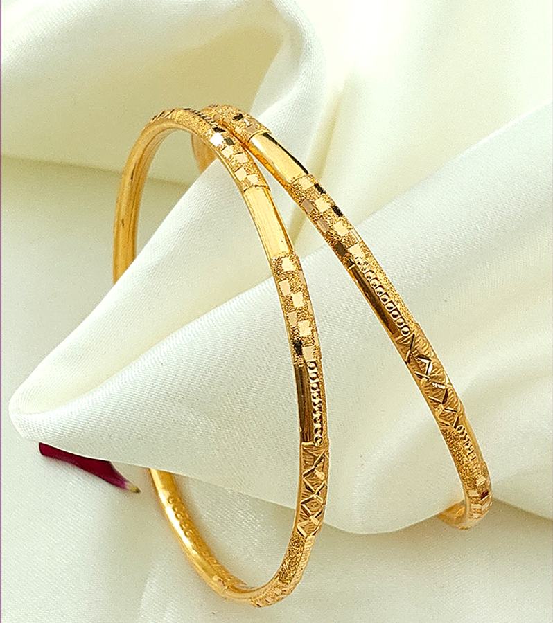 Adorable Gold Bangles with Zigzag & Checker Pattern