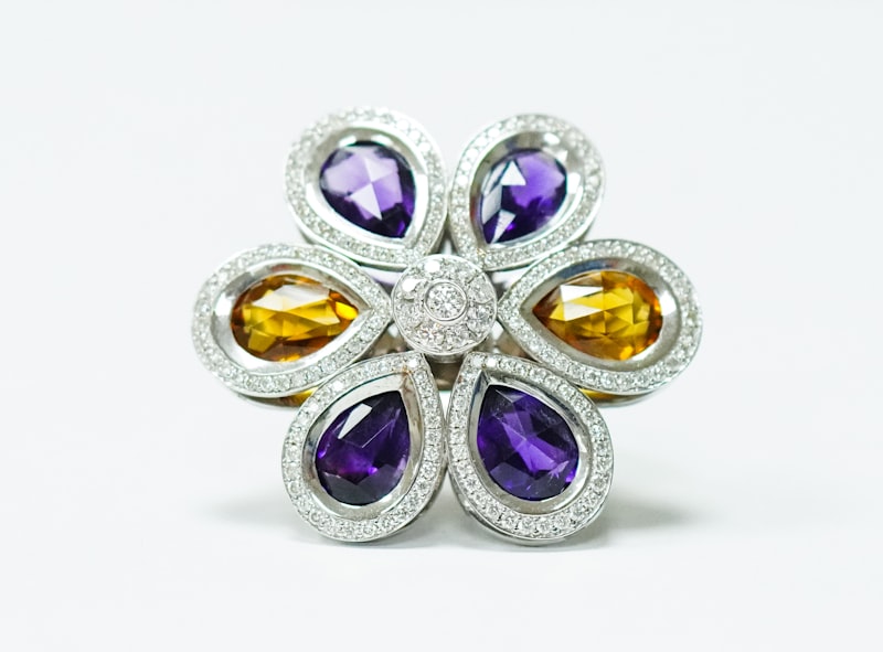 Versatile Gold & Diamond Necklace
